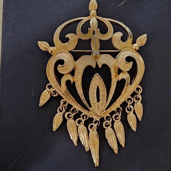 Vintage Avon Gold Tone Scroll Brooch Pendant - Picture 6 of 8